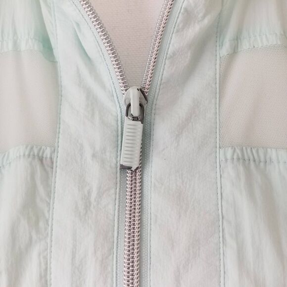 Chico’s Zenergy Women Mesh-Inset Jacket - Size 1 (8-10) - Picture 5 of 6